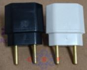 Adaptador Entra 2 Pinos 10 Amperes Sai Femea 10 Amperes com Proteção Aba Preto